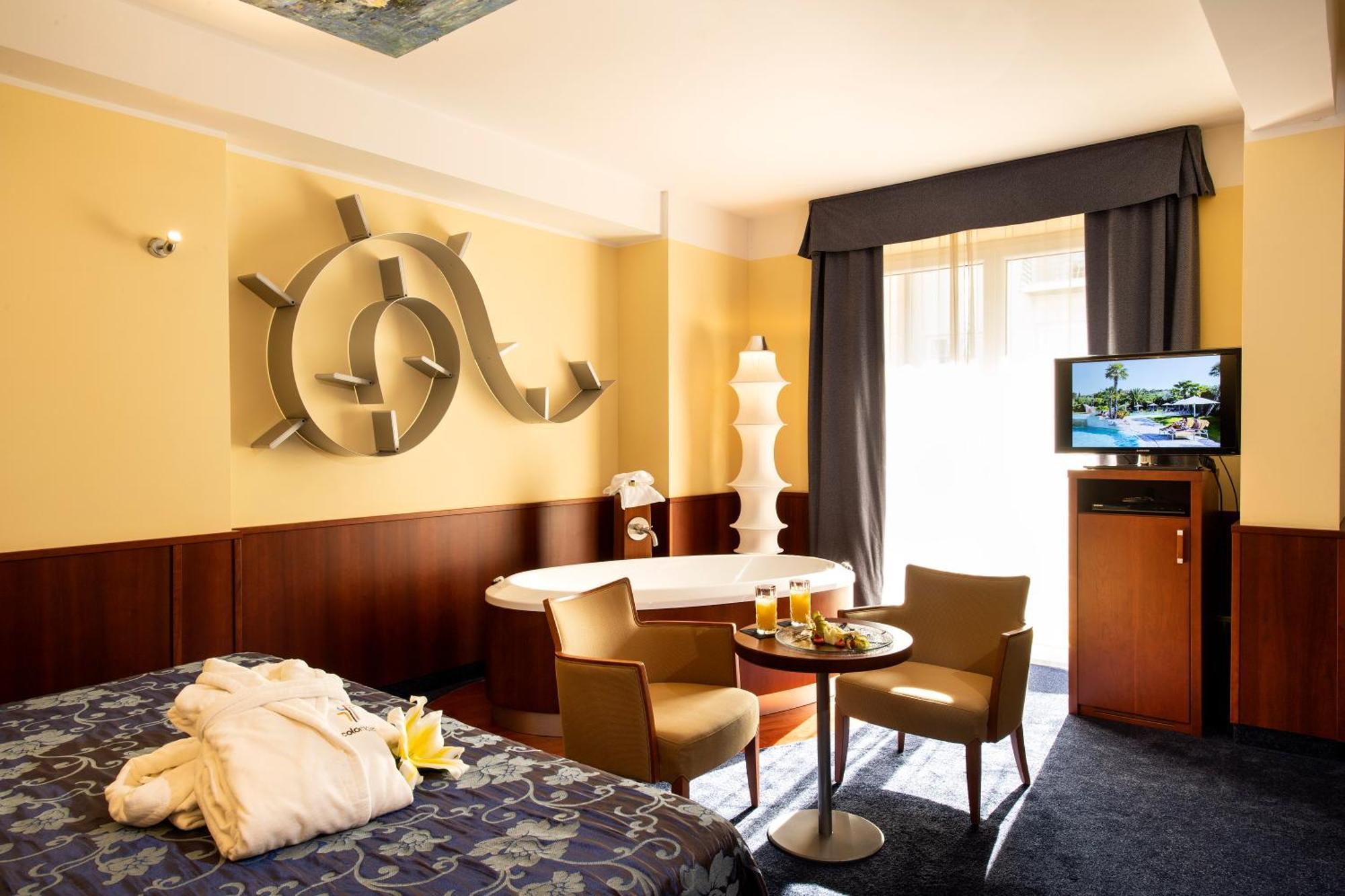Color Hotel Style, Design & Gourmet Bardolino Esterno foto